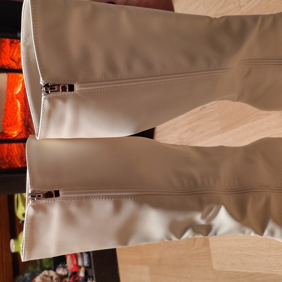 Womens white 70s go go style boots vegan leather very nice - Picture 3 of 5